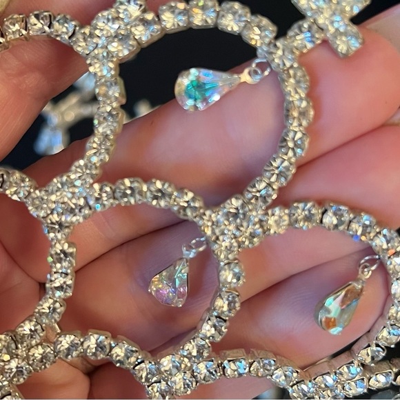 Exquisite Vintage Silver Crown with Luminescent Teardrop Crystal Embellishments main image 8